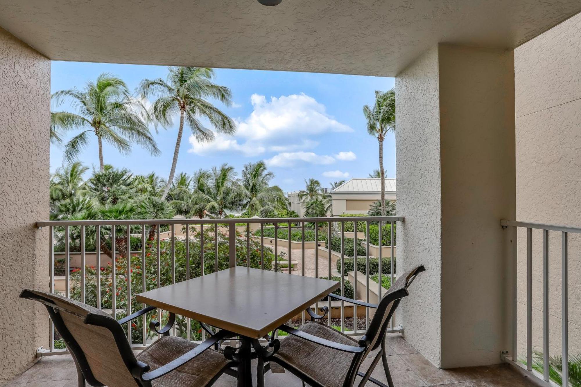 Marco Beach Ocean Resort IV Marco Island Room photo
